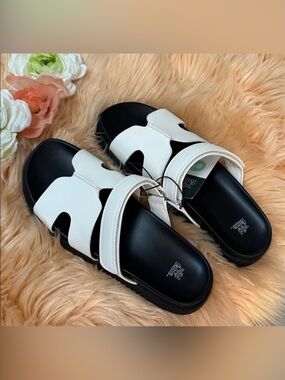 Black and White Slide Slip On Sandals With Velcro Strap Sz 8.5 NEW!